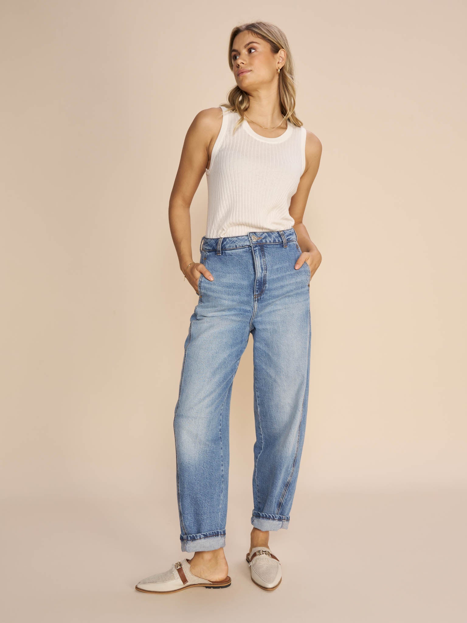 Modelshot / Blue / Detail